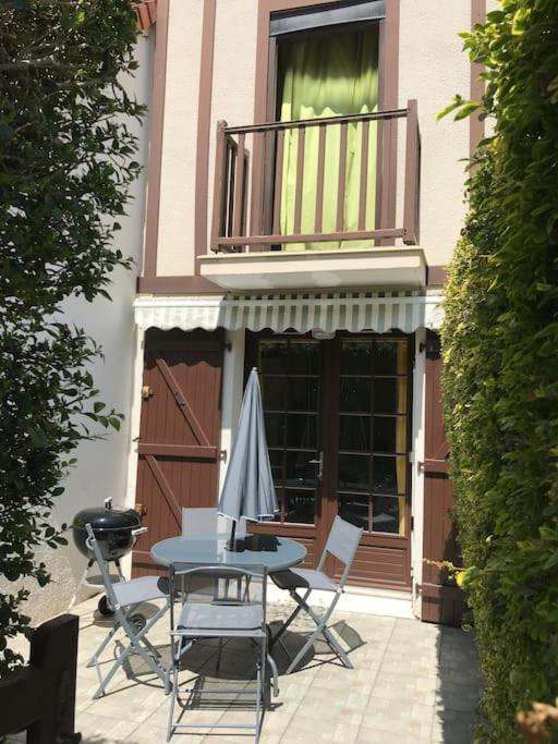 Maisonnette Du Bonheur กูร์เซิล-โซร์-แม ภายนอก รูปภาพ